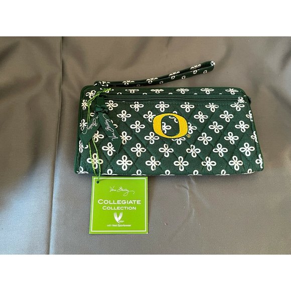 NWT Vera Bradley Collegiate Collection Front Zip Wristlet - Oregon - Picture 2 of 4